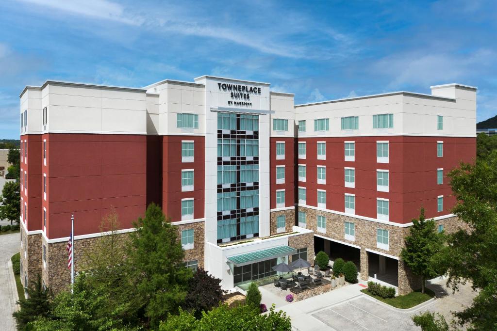 Nashville - Puma || Franklin, TN - Room and Board